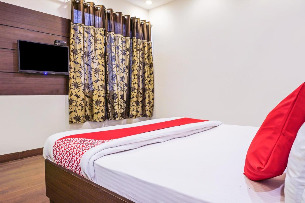 Oyo 18895 Hotel Kartikay Grand Hisār 外观 照片