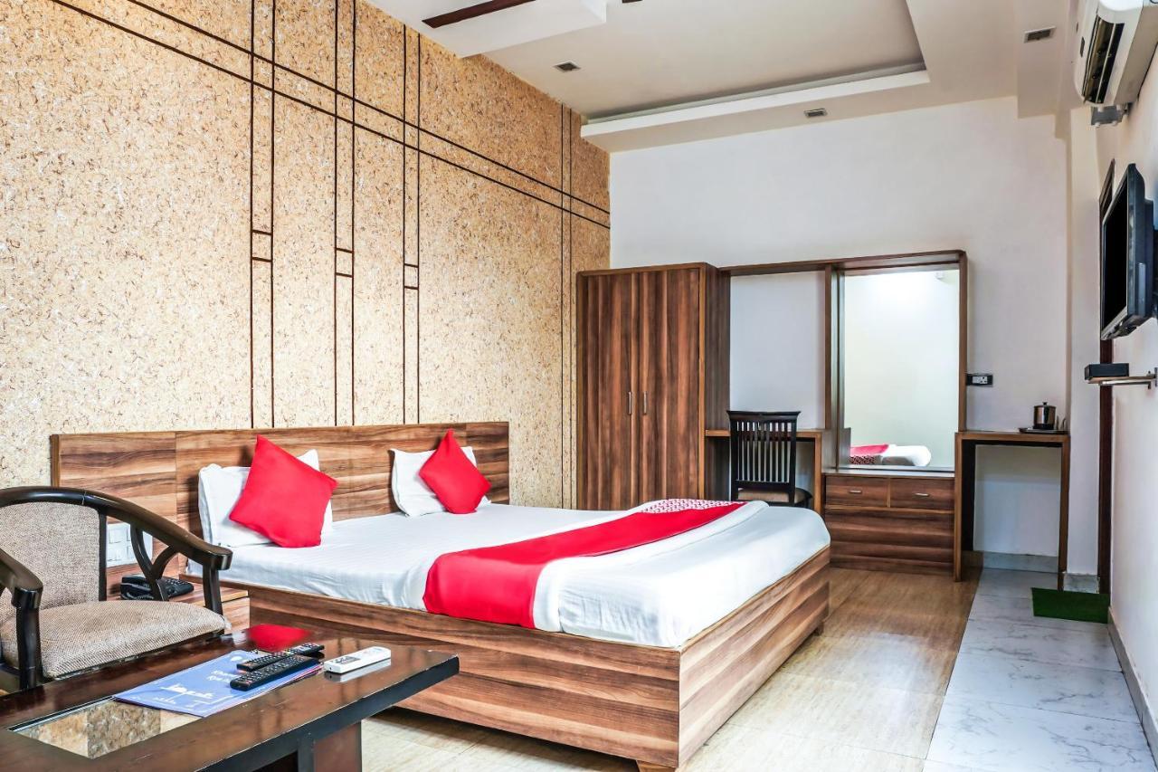 Oyo 18895 Hotel Kartikay Grand Hisār 外观 照片