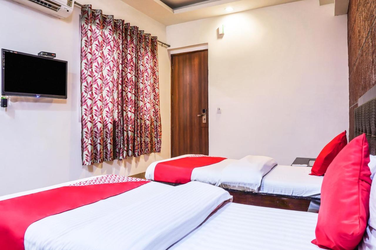 Oyo 18895 Hotel Kartikay Grand Hisār 外观 照片