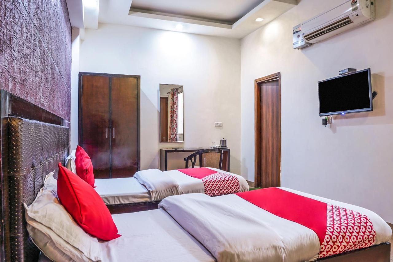 Oyo 18895 Hotel Kartikay Grand Hisār 外观 照片
