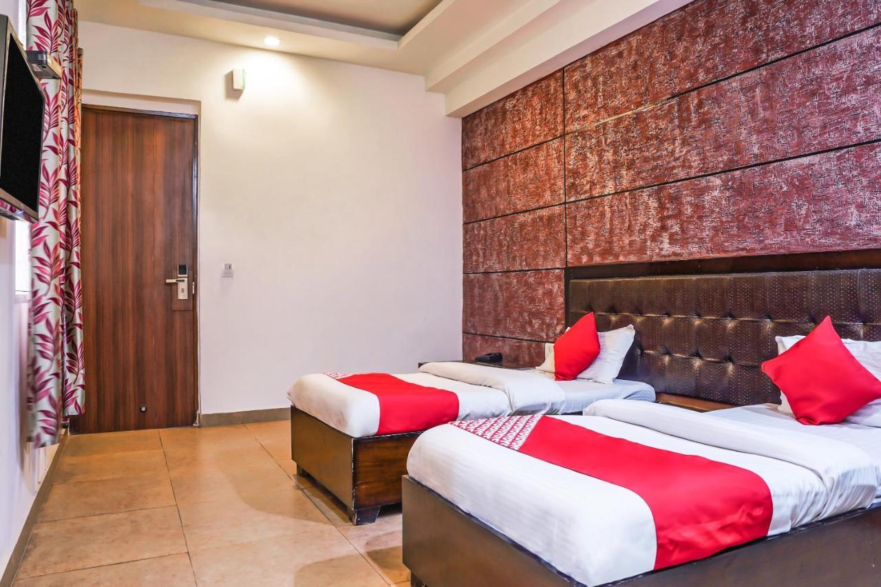 Oyo 18895 Hotel Kartikay Grand Hisār 外观 照片